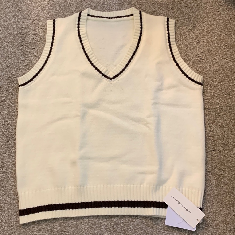 COMMENSE: Whipped Cream Sweater Vest